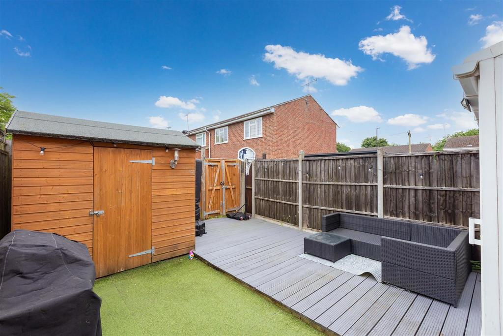 16 Robinhood Close-1.jpg