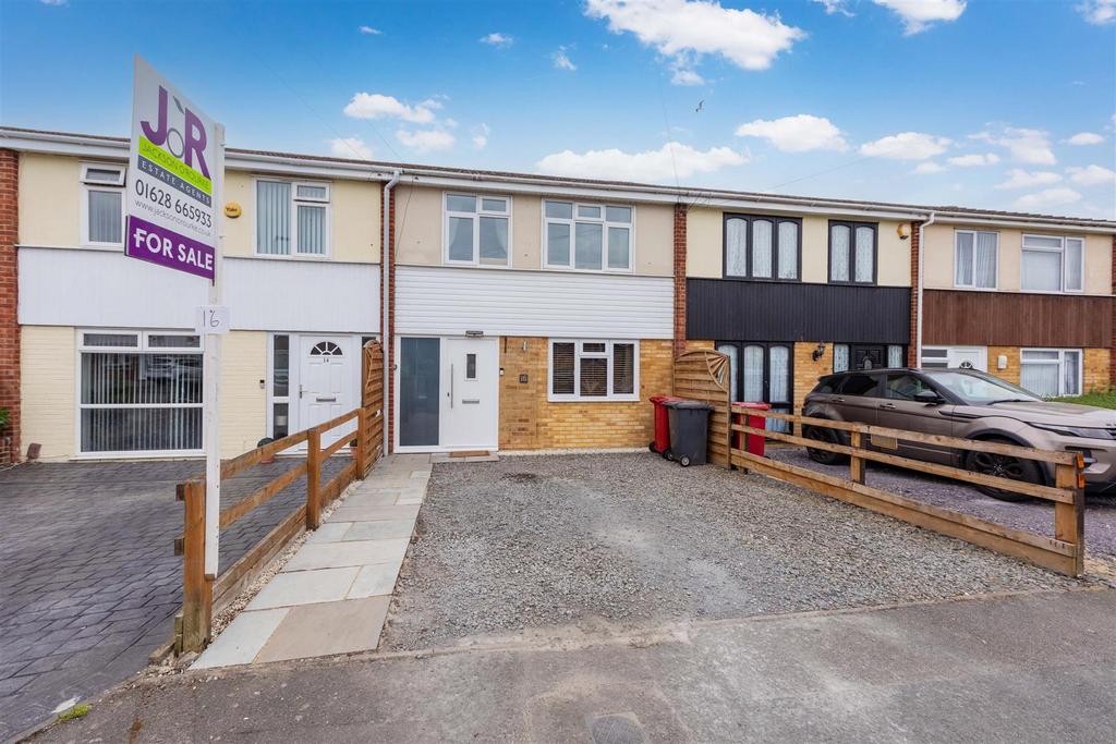 16 Robinhood Close-4.jpg