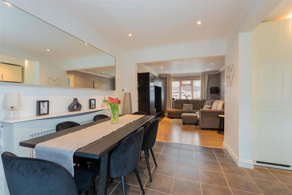 16 Robinhood Close-11.jpg