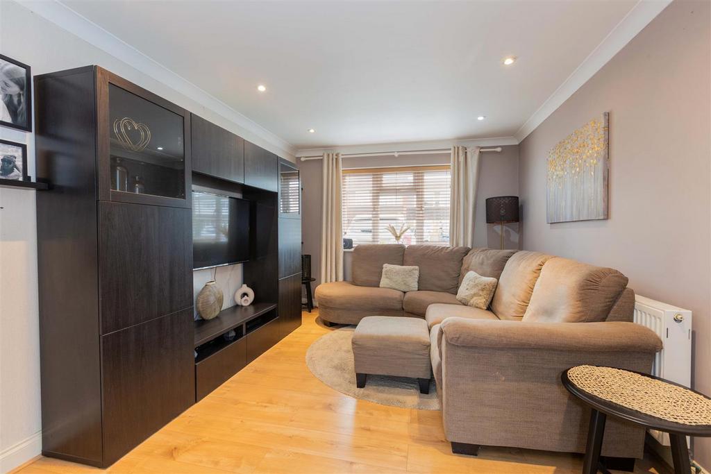 16 Robinhood Close-7.jpg