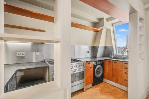 2 bedroom flat to rent, Delorme Street, London W6