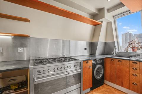 2 bedroom flat to rent, Delorme Street, London W6
