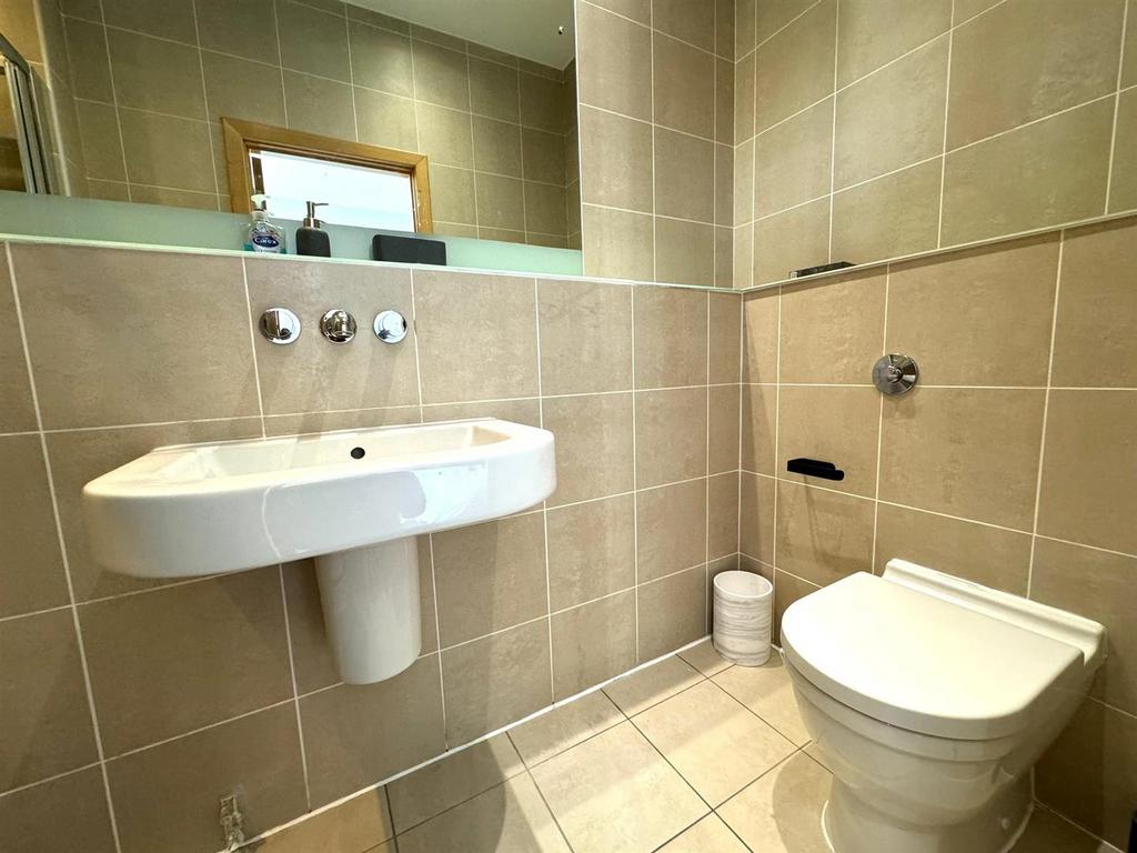 Ensuite pic 1.jpeg