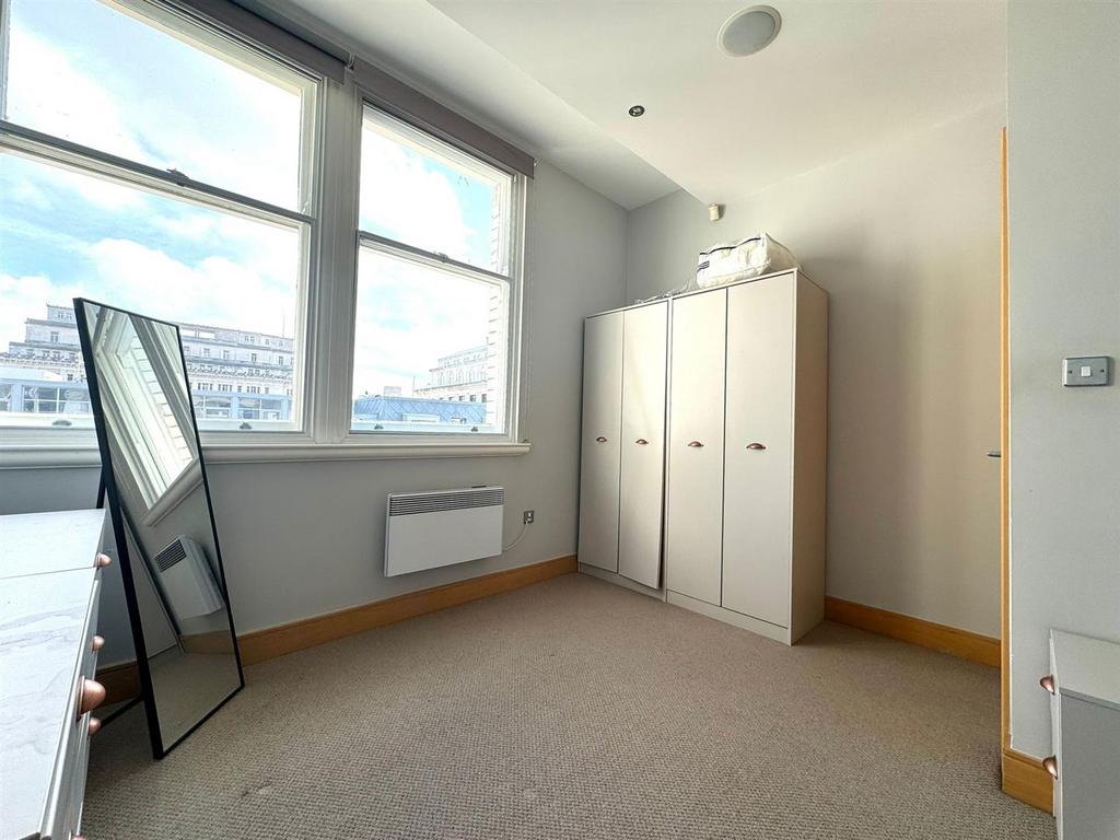 Second bedroom pic 1.jpeg
