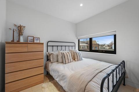 3 bedroom flat to rent, Latitude House, London NW1
