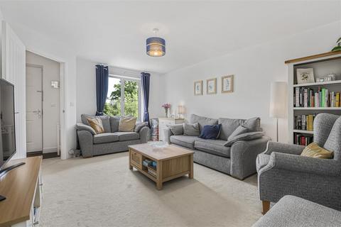 62 Hayes Drive, Three Mile Cross, Reading, RG7 1GA