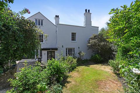 undefined, Traps Hill, Loughton