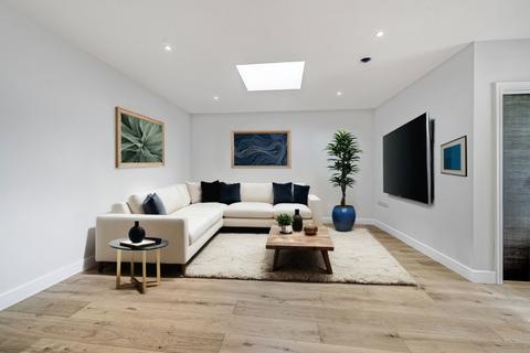 undefined, Kingston Road, Raynes Park, London, SW20