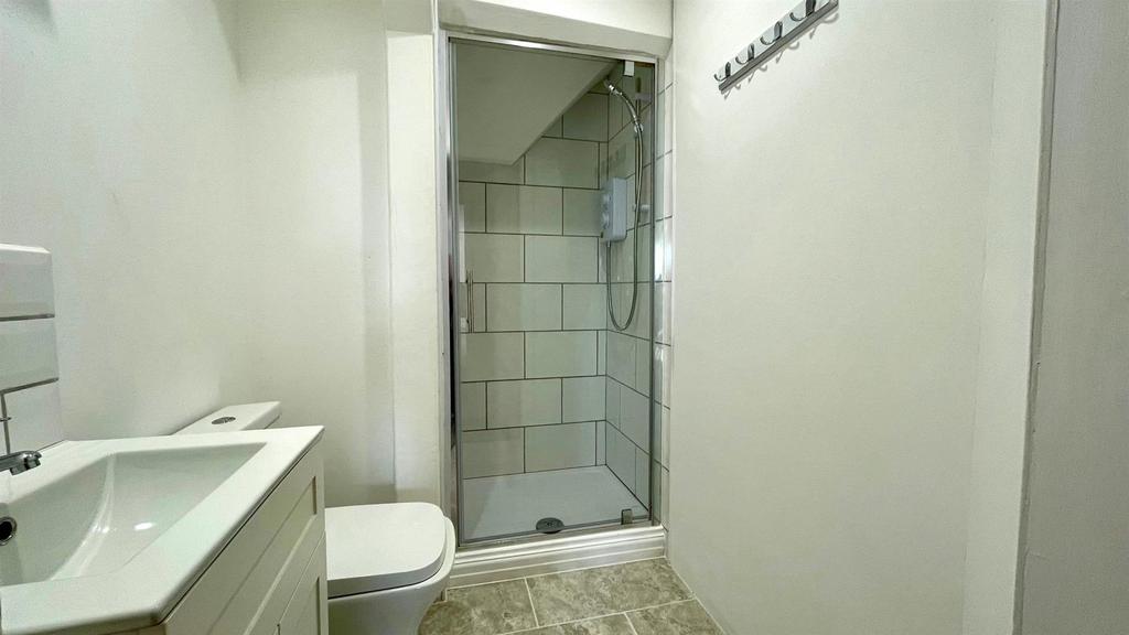 Separate 3 piece shower