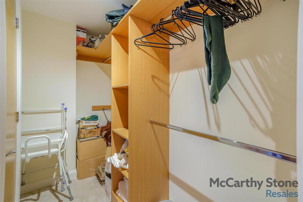 8644400-interior12.jpg