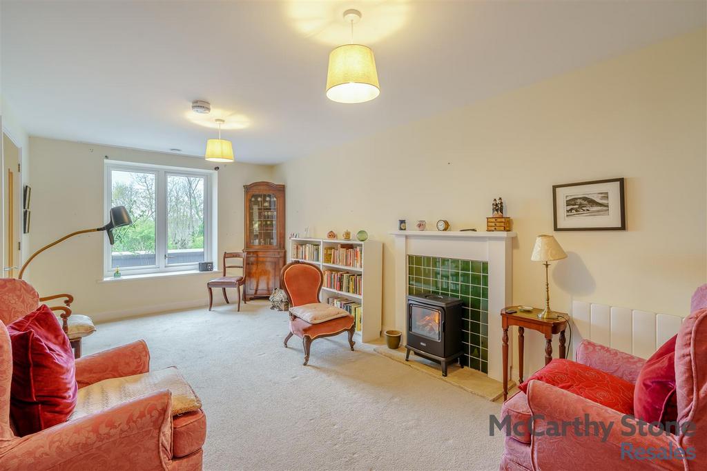 8644400-interior01.jpg