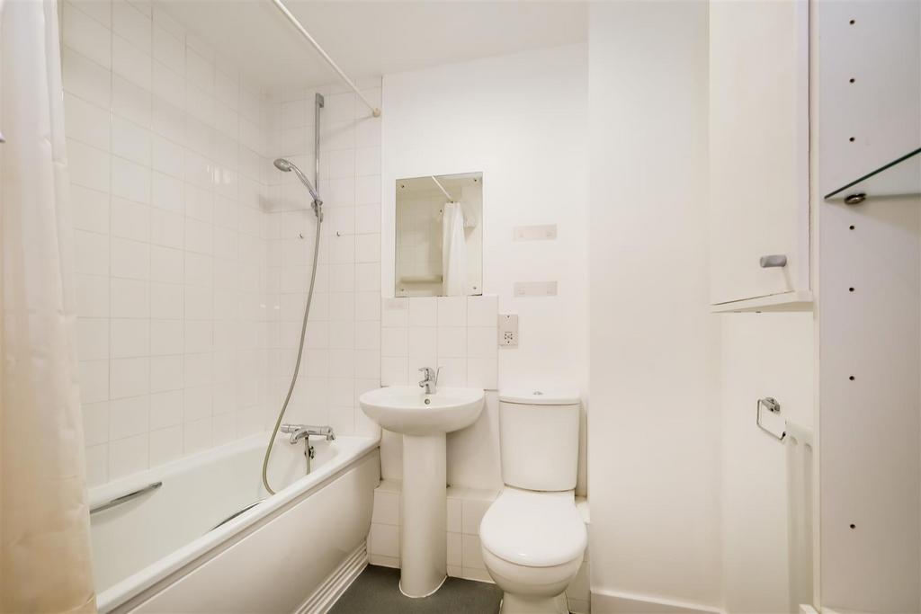 Bathroom 1.jpg