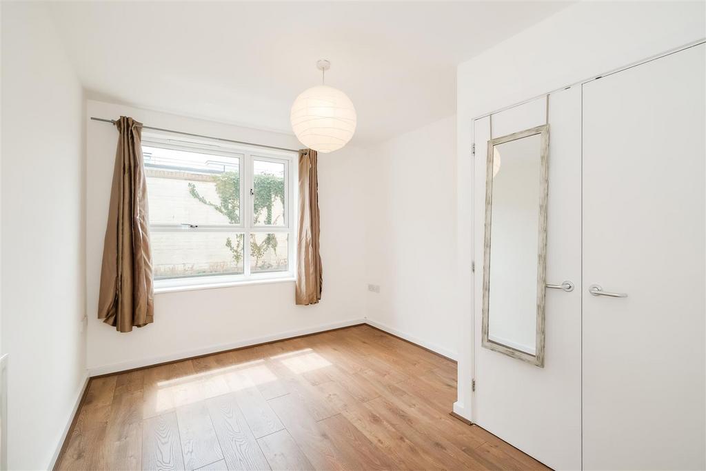 Bedroom 1 diff.jpg