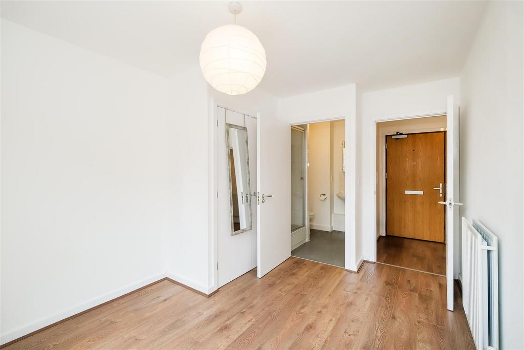 Bedroom 1.jpg
