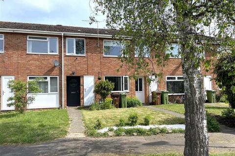 11 Finstock Close, Cheltenham, GL51 6LN