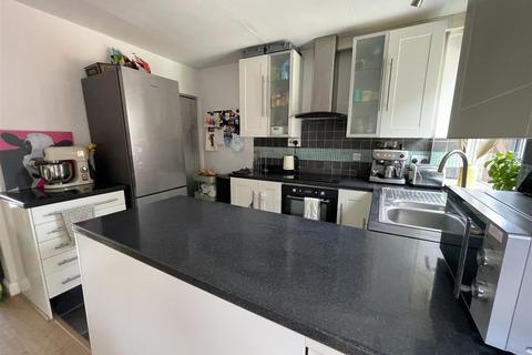 11 Finstock Close, Cheltenham, GL51 6LN