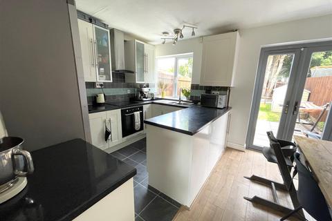 11 Finstock Close, Cheltenham, GL51 6LN