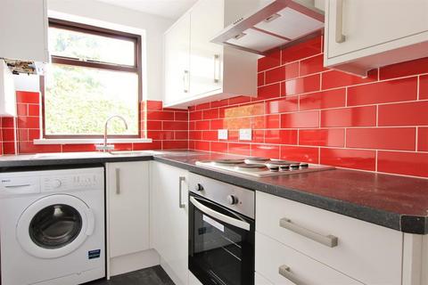 3 bedroom terraced house to rent, Hunter House Road, Sheffield, S11 8TW
