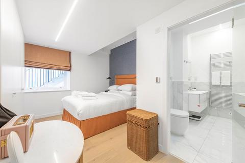 3 bedroom flat for sale, Winchester Street, London SW1V