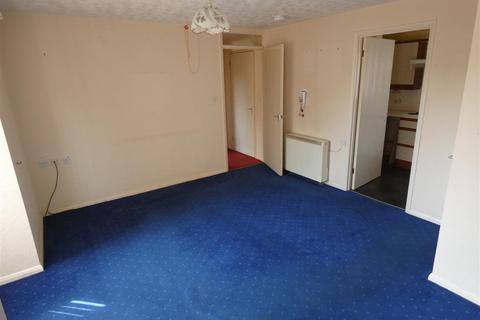 2 bedroom semi-detached bungalow for sale, Ladywell Close, Burton-On-Trent