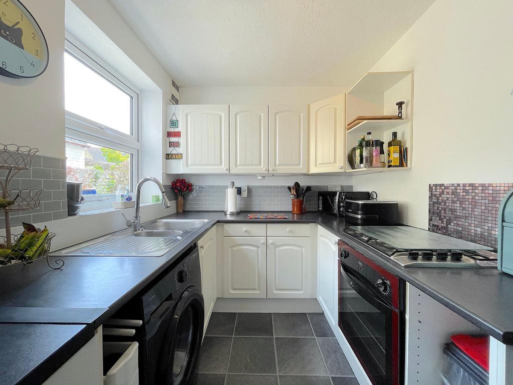 Kitchen (2)