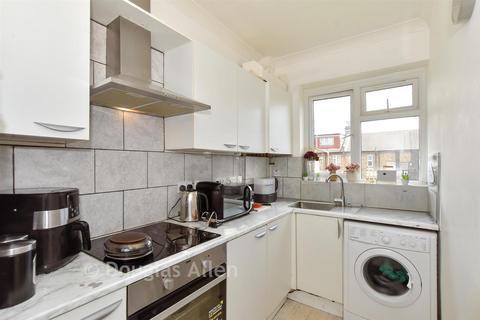 Woodlands Road, Ilford IG1