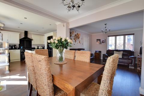 38 Abbotsmead, Heybridge, Maldon, CM9 4PT