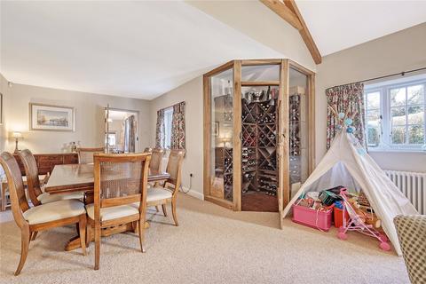 Button Hall Heron Chase, Herongate, Brentwood, CM13 3PP
