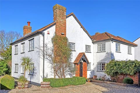 Button Hall Heron Chase, Herongate, Brentwood, CM13 3PP