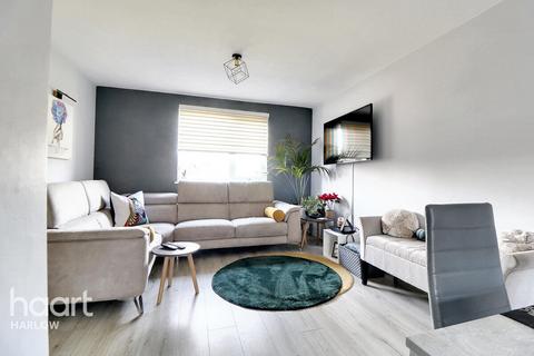 32 Dunstalls, Harlow, CM19 5RA