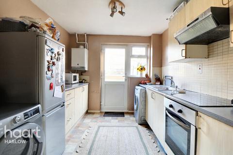 32 Dunstalls, Harlow, CM19 5RA