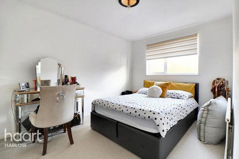32 Dunstalls, Harlow, CM19 5RA