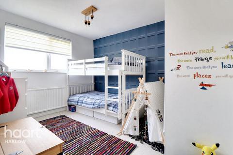 32 Dunstalls, Harlow, CM19 5RA