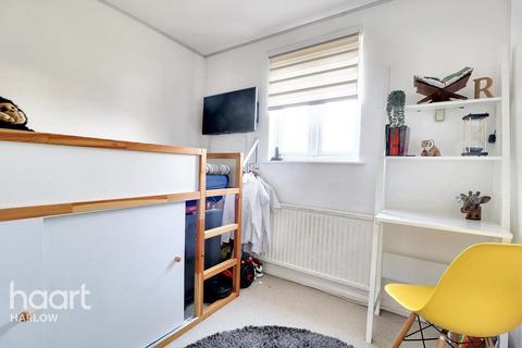 32 Dunstalls, Harlow, CM19 5RA