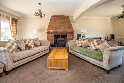 Sunnyside Lower Dunton Road, Bulphan, Upminster, RM14 3TD