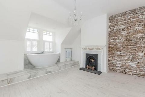 5 bedroom detached house for sale, Park Avenue, London N22