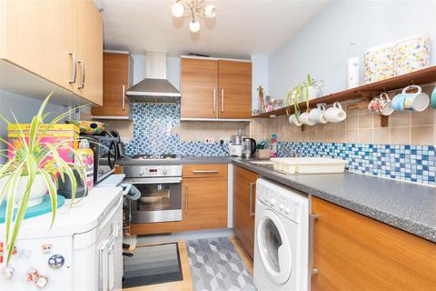 2 bedroom apartment for sale, Dunkerley Court, Birds Hill, Letchworth Garden City SG6 1FE