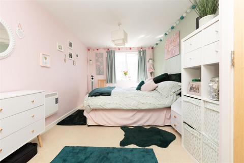 2 bedroom apartment for sale, Dunkerley Court, Birds Hill, Letchworth Garden City SG6 1FE