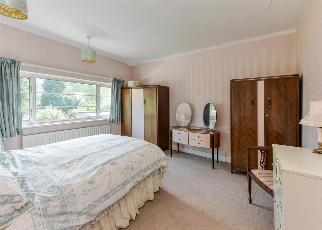 43 Woodthorne Road-bed2.jpg