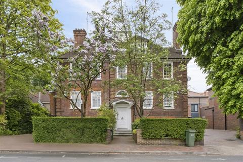 3 bedroom apartment for sale, Redington Gardens, Hampstead, London, NW3