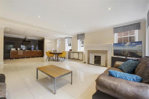 3 bedroom apartment for sale, Redington Gardens, Hampstead, London, NW3