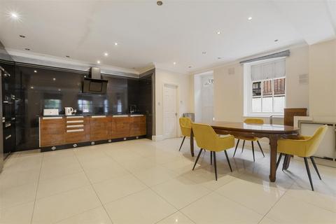 3 bedroom apartment for sale, Redington Gardens, Hampstead, London, NW3