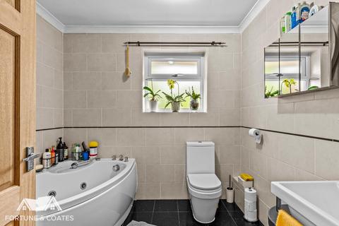 Raven Brook Epping Road, Nazeing, Waltham Abbey, EN9 2DH