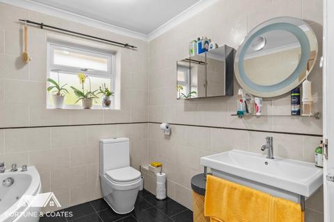 Raven Brook Epping Road, Nazeing, Waltham Abbey, EN9 2DH