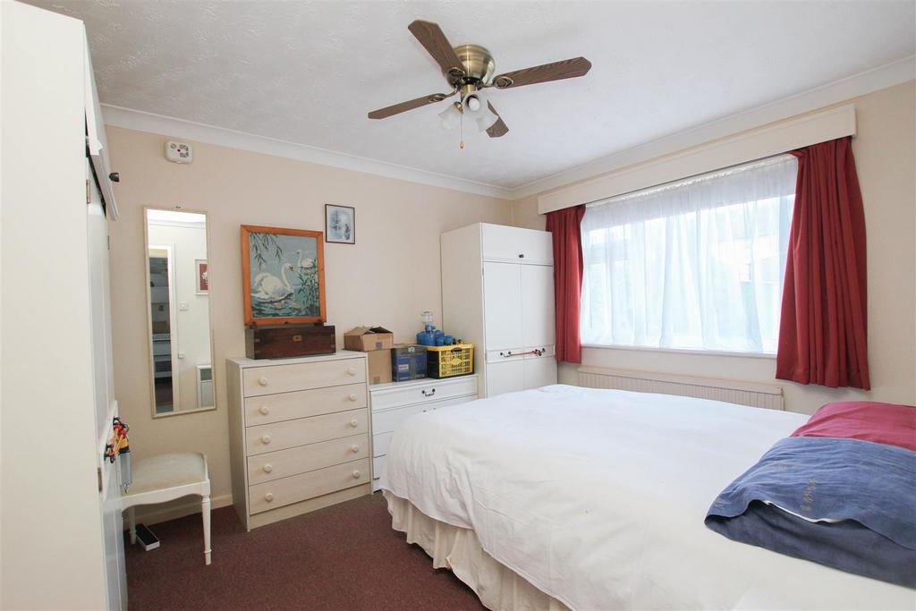 Bed1.JPG
