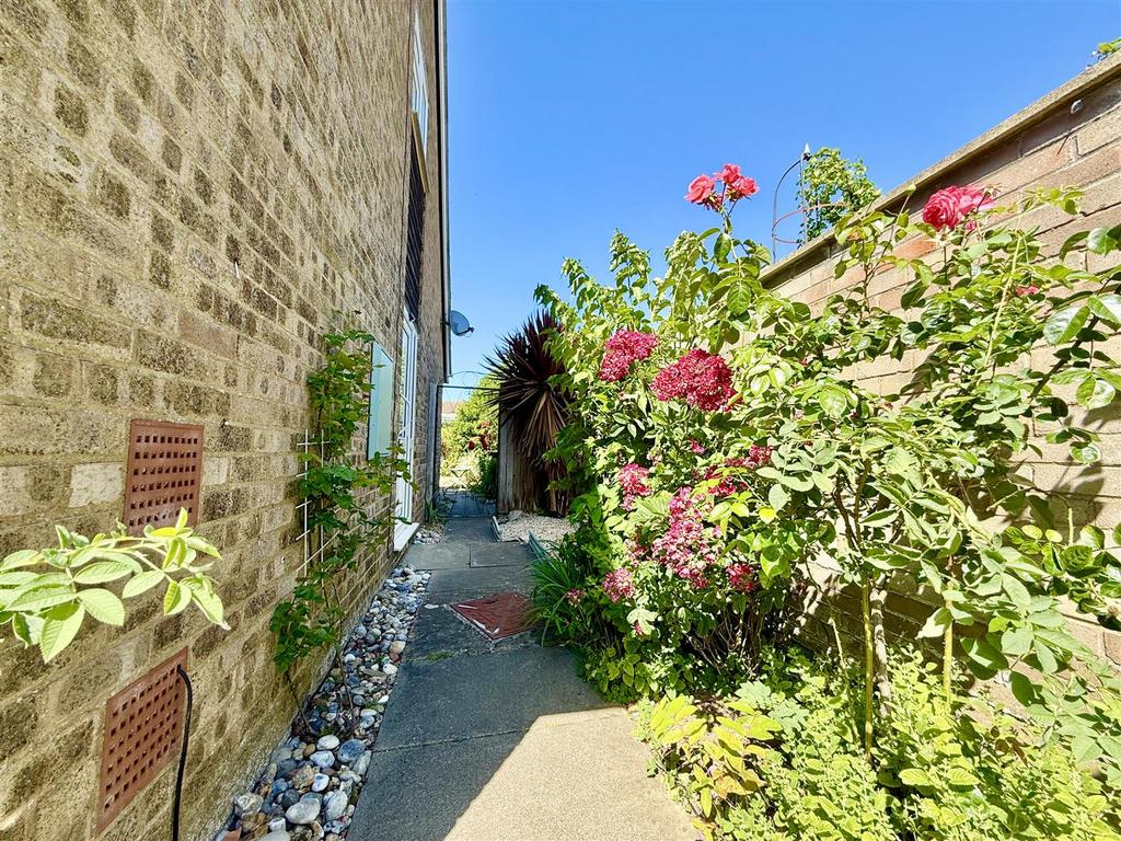 Pathway to side
