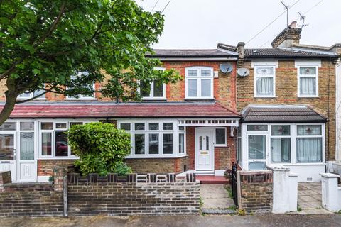 3 bedroom house to rent, Trumpington Road, London, E7