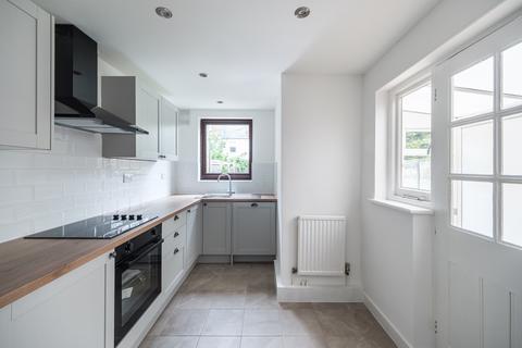 3 bedroom house to rent, Trumpington Road, London, E7