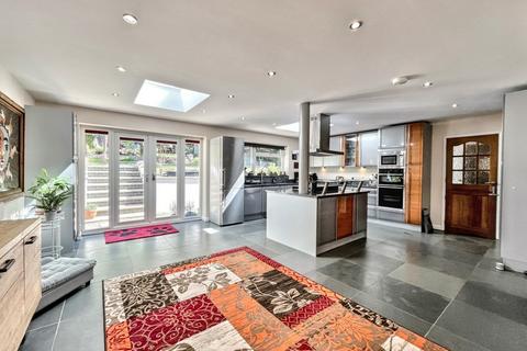 5 bedroom detached house for sale, Broadstone