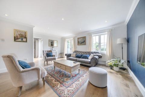 4 Ashton Place, Claygate, Esher, KT10 0BN